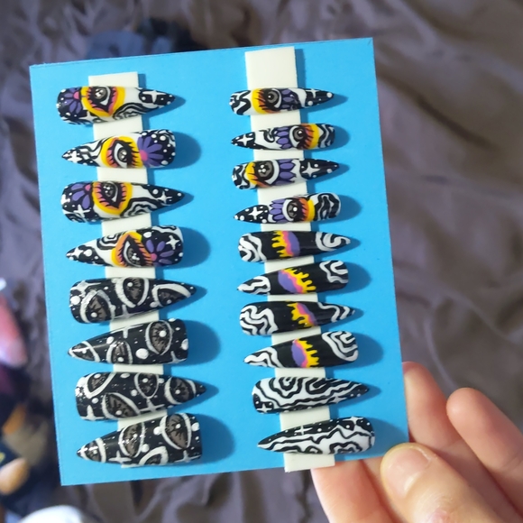 Eye of the future Press On Nails - Picture 2 of 3